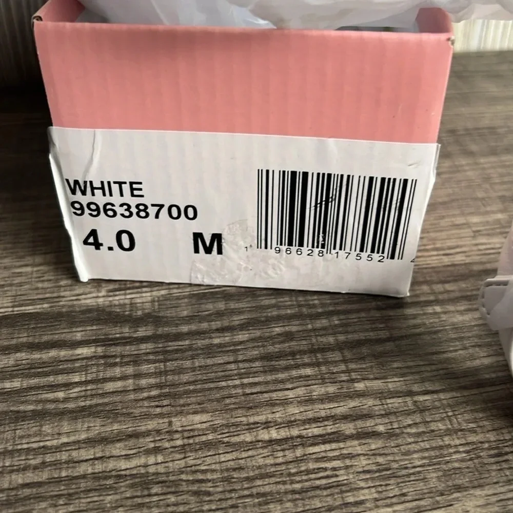 Mini Mia white sandals New with box size 4